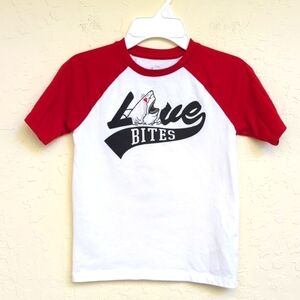 🌻Wonder Nation Kids Love Bites Shark Theme Short Sleeve Raglan Tee Size 6-7